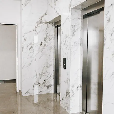 Apartment Bluxe